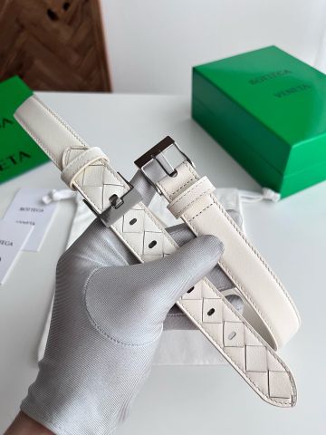 THẮT LƯNG NỮ B V INTRECCIATO PHỐI DA TRƠN BẢN 2.5CM – MẶT KHÓA WATCH BUCKLE ĐỘC LẠ