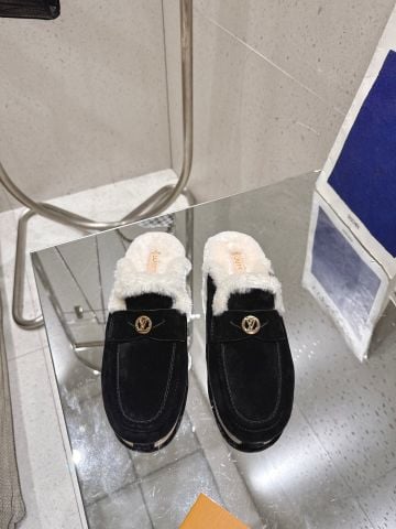 GIÀY SỤC NỮ L V DA LỘN LÓT LÔNG CỪU ÊM ẤM – BIỂU TƯỢNG LV CIRCLE TINH TẾ