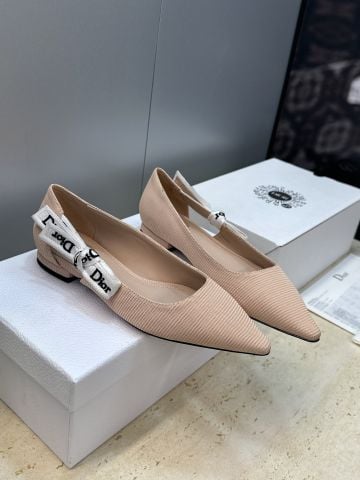 GIÀY BỆT NỮ DIO NƠ RUY BĂNG J’ADIOR MŨI NHỌN – PHOM THANH MẢNH, TINH GIẢN ĐẮT GIÁ