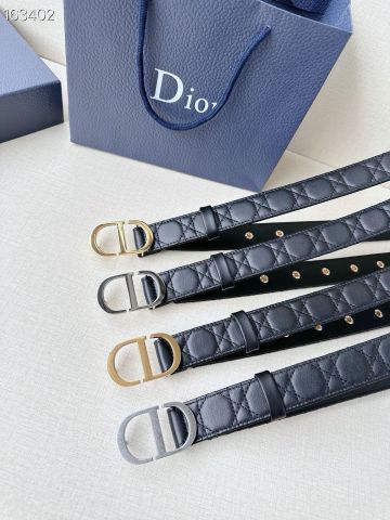 THẮT LƯNG NỮ D R 30 MONTAIGNE CD BUCKLE BẢN 3.0CM – DA BÊ CHẦN CANNAGE SANG TRỌNG