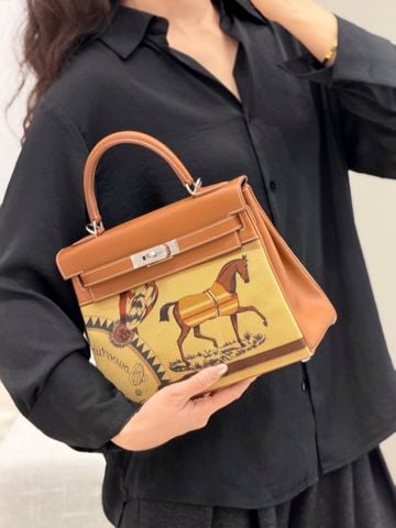 TÚI XÁCH NỮ H M KELLY 28 RETOURNÉ PHỐI DA BARÉNIA & CANVAS HỌA TIẾT NGỰA NGHỆ THUẬT