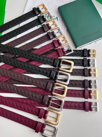 THẮT LƯNG NỮ B V INTRECCIATO WOVEN CALFSKIN 2.5CM – DÁNG MẢNH WINE RED, KHÓA PIN BUCKLE VINTAGE