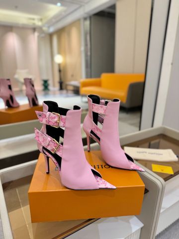 Boots cao gót L*V – “Cherry Blossom” Edition