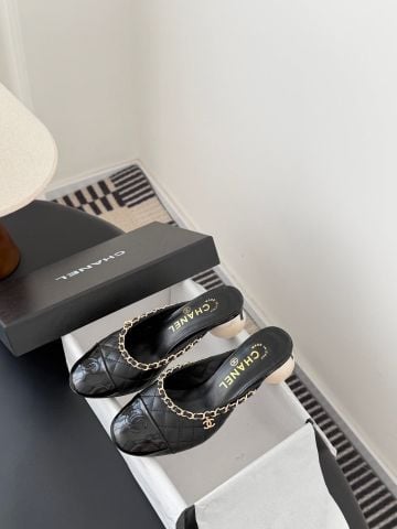 GIÀY MULE NỮ CN QUAI XÍCH BIỂU TƯỢNG – GÓT NGỌC TRAI NỔI BẬT