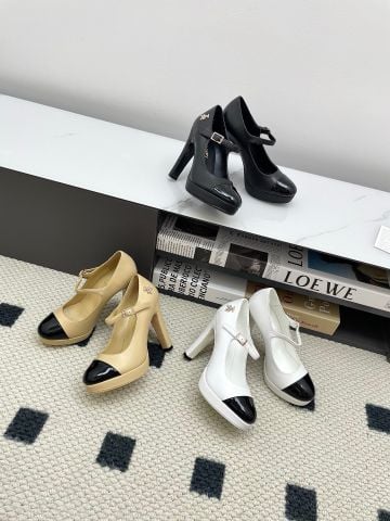 GIÀY CAO GÓT  CHNEL*   CAP-TOE BE-ĐEN – DA BÒ NHẬP, LÓT CỪU, ĐẾ DA Ý