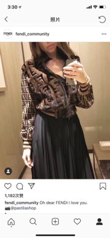 ÁO KHOÁC NỮ FND JACQUARD FF PHỐI LÔNG DÁNG BOMBER CỔ CAO SANG TRỌNG