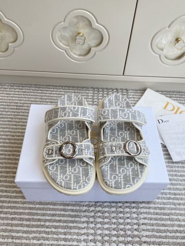 SANDAL NỮ D* MYDIOR OBLIQUE HAI QUAI ĐẾ DÀY CHARM KIM LOẠI SANG TRỌNG