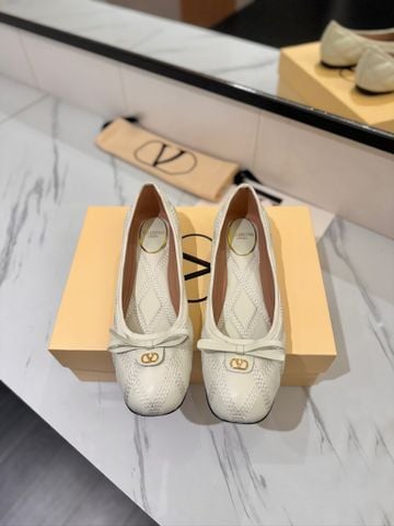 GIÀY BÚP BÊ NỮ V T VLOGO SIGNATURE MŨI VUÔNG PHỐI NƠ DA BÒ GÓT 5MM