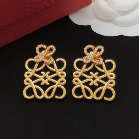 KHUYÊN TAI NỮ L W ANAGRAM BOW STUD – HỌA TIẾT OPENWORK BÓNG MỊN NG ỜI THANH LỊCH SANG TRỌNG