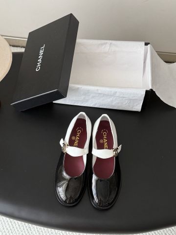 GIÀY MARY JANE NỮ C N PHỐI DA BÒ TRƠN VÀ PATENT LEATHER, KHÓA DOUBLE C