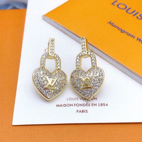 KHUYÊN TAI NỮ L V DÁNG KHÓA TRÁI TIM ĐÍNH ĐÁ – CHARM TREO SANG NỔI BẬT