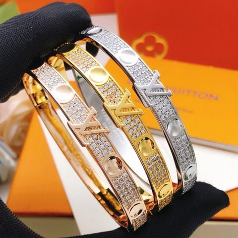 VÒNG TAY NỮ L V ĐÍNH ĐÁ FULL BẢN – CHI TIẾT LOGO NỔI SANG TRỌNG