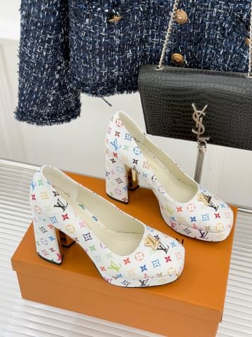 GIÀY CAO GÓT NỮ L V* MONOGRAM NỀN VẢI CANVAS BIỂU TƯỢNG – GÓT 11CM ĐẾ 2CM