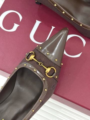 GIÀY CAO GÓT NỮ G C SAVOY HORSEBIT GG CANVAS ĐÍNH STUD – MŨI NHỌN GÓT 7,5 CM