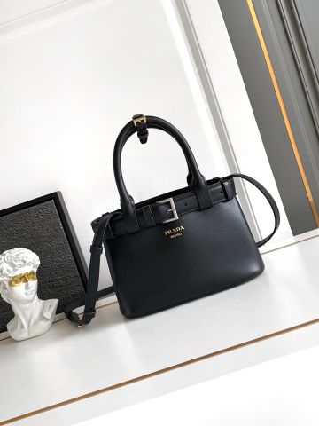 TÚI XÁCH NỮ P R D BUCKLE SMALL – DA BÊ VÂN HẠT TỰ NHIÊN, ĐAI KHÓA CÓ THỂ THAY ĐỔI