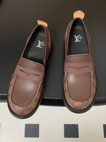 GIÀY LOAFER NAM NỮ LV* BUBBLE DA BÒ & CARO NÂU – ĐẾ 3.5CM, PHOM LỊCH LÃM