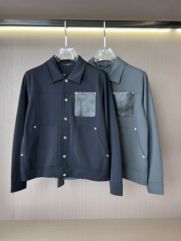 ÁO KHOÁC NAM L*V PHỐI TÚI DA MONOGRAM SANG TRỌNG