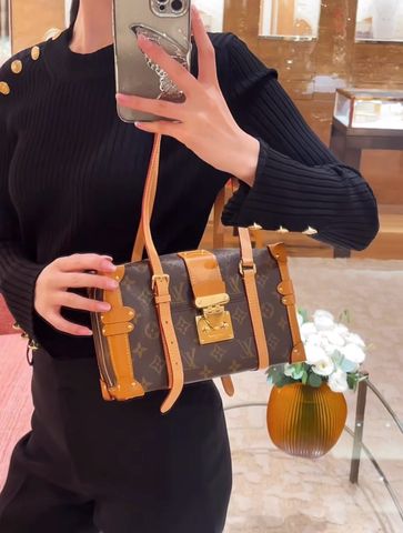 TÚI XÁCH NỮ L V MALLE DE JOUR MONOGRAM CANVAS