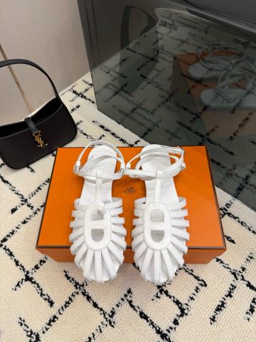 SANDAL NỮ H M KELLY CUT-OUT – PHOM MŨI NHỌN ĐAN QUAI THANH LỊCH