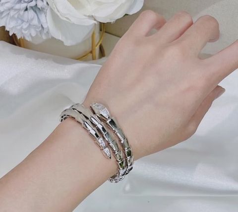 VÒNG TAY NAM NỮ BV LINH XÀ 3 VÒNG DẠNG LÒ XO ÔM TAY – NỬA ĐÍNH ĐÁ, ĐẦU & ĐUÔI NẠM KIM TINH XẢO