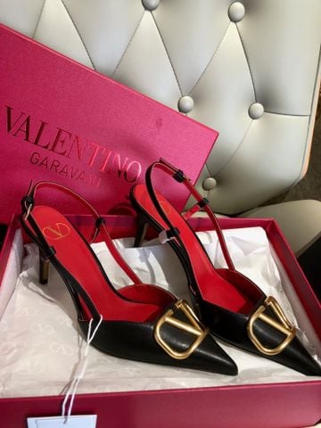 GIÀY CAO GÓT NỮ VLTN KHÓA CHỮ V SIGNATURE – SLINGBACK MŨI NHỌN THANH MẢNH