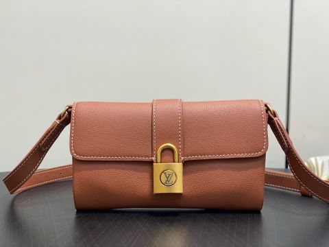Túi xách nữ L*V Wallet On Chain Padlock