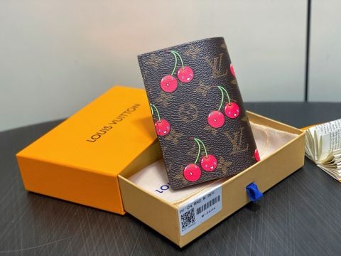 Ví L*V  x TM hộ chiếu nữ mang họa tiết cherry