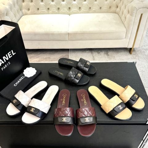 DÉP SỤC NỮ CN QUILTED DA CỪU + LOGO DOUBLE C BIỂU TƯỢNG, DÁNG SLIDE KINH ĐIỂN