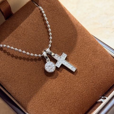 DÂY CHUYỀN NAM NỮ THIẾT KẾ CHARM ĐÁ TRÒN + THÁNH GIÁ LẤP LÁNH