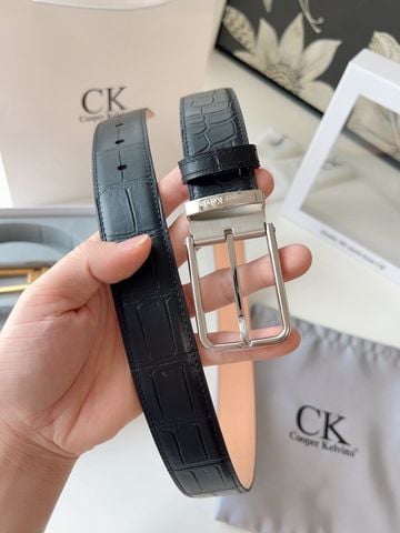 THẮT LƯNG NAM CK PHOM BẢN 3.5CM – DÂY DA VÂN CÁ SẤU 2 MẶT, KHÓA TỰ ĐỘNG SẮC NÉT