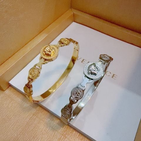 VÒNG TAY NAM NỮ VS BIỂU TƯỢNG MEDUSA ĐÍNH ĐÁ LẤP LÁNH