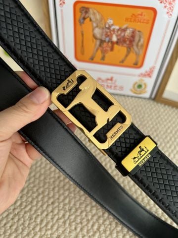 THẮT LƯNG NAM H M KHÓA NGỰA SIGNATURE MẠ VÀNG – DÂY GẬP VÂN CHÌM CỰC “ĐẮT