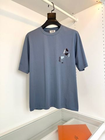 ÁO THUN NAM NỮ H M CHEVAL TANGRAM THÊU PHỐI DA DÁNG SUÔNG HIỆN ĐẠI