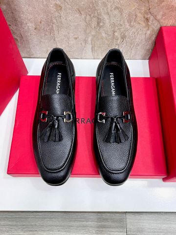 GIÀY MOCCASSIN NAM FRG DA HẠT FULL-GRAIN HOẠ TIẾT KIM LOẠI BIỂU TƯỢNG