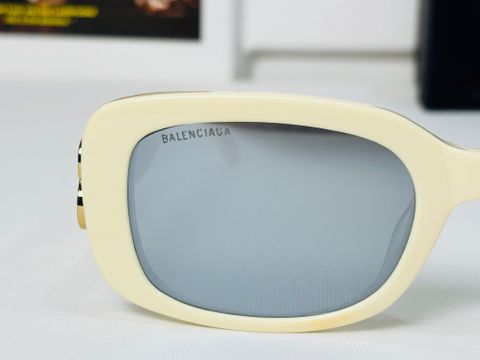 KÍNH RÂM NỮ B L C G RECTANGLE BB LOGO – PHOM BẢN DÀY SANG CHẢNH, RẤT TÔN MẶT