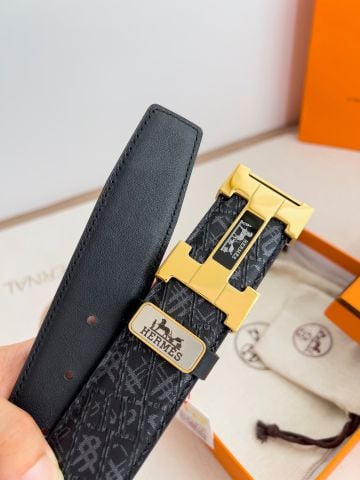 THẮT LƯNG NAM H M KHÓA GÀI ICONIC – DÂY 2 MẶT DA BÒ, BẢN 3.8CM