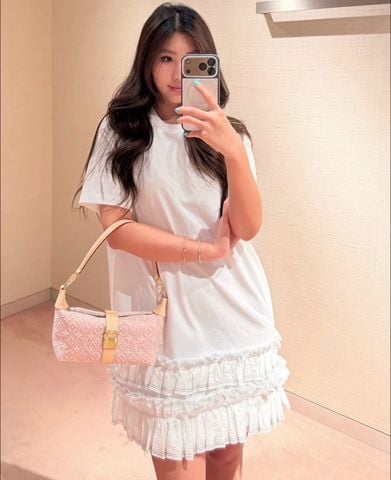 TÚI XÁCH NỮ L V POCHETTE MIA MONOGRAM EMBLÈME – PHOM MINI BAG THANH LỊCH, KHÓA S-LOCK CỔ ĐIỂN