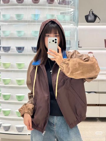 ÁO KHOÁC NAM LW PHỐI DA LIỀN MŨ – THÊU LOGO NỔI, FORM CHUẨN ĐẸP