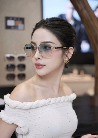 KÍNH RÂM NỮ C H GỌNG KIM LOẠI DÁNG ĐA GIÁC – LOGO CHỮ NỔI 3D
