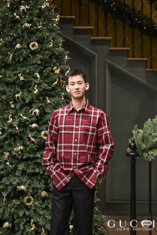 ÁO SƠ MI NAM GC CARO JACQUARD LOGO LẶP – DÁNG CỔ BẺ, FORM ĐỨNG CHUẨN