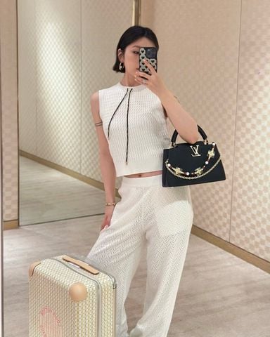 TÚI XÁCH NỮ L V CAPUCINES SUNBEAM DA BÊ TAURILLON, DÂY XÍCH TRANG SỨC PHỐI HẠT