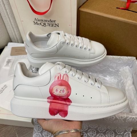 GIÀY SNEAKER NAM NỮ MCQ* ĐẾ OVERSIZED DA TRẮNG, HOẠ TIẾT LABUBU HOT TREND