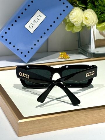 KÍNH RÂM NAM NỮ G C DÁNG CHỮ NHẬT BẢN TO – TRÒNG GG MONOGRAM, CÀNG LOGO NỔI