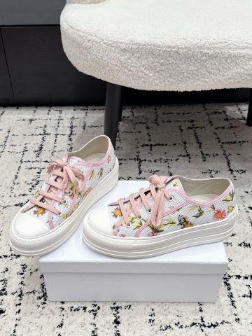 GIÀY SNEAKER NỮ D R WALK’N PLATFORM THÊU OBLIQUE ĐẾ CAO 4,5CM