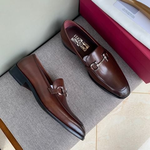 GIÀY NAM LOAFER FRG KHÓA GANCINI BIỂU TƯỢNG – PHOM THANH LỊCH, CHẤT DA TUYỂN CHỌN, HOÀN THIỆN TINH XẢO