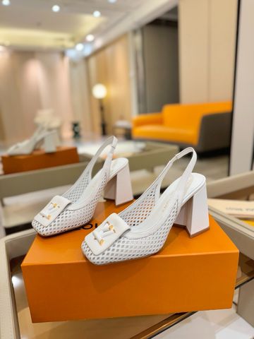 Giày cao gót L*V  Slingback Đục Lỗ Gót Vuông 8,5 cm – Limited Edition