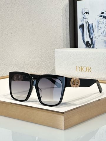 KÍNH RÂM NỮ D R 30MONTAIGNE S11F – FORM VUÔNG BẢN LỚN, BẢN LỀ CD ĐÍNH SWAROVSKI