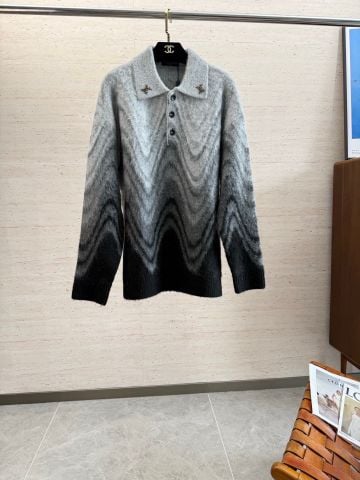 ÁO LEN CỔ BẺ NAM NỮ L V – HOẠ TIẾT LOANG ZIGZAG ẤN TƯỢNG, FORM DÁNG SANG TRỌNG, LEN PHA MỀM MỊN