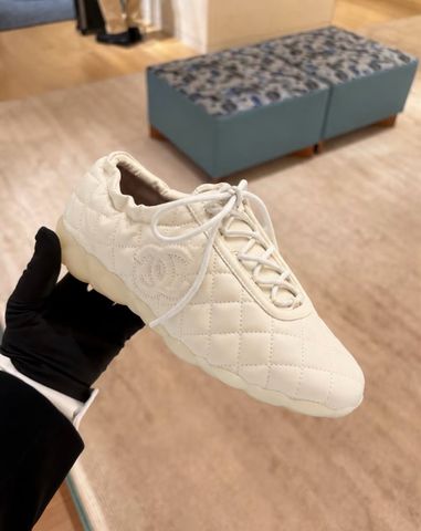 GIÀY SNEAKER NỮ C N DA CỪU CHẦN TRÁM, PHOM TRÒN ĐẾ ĐÚC