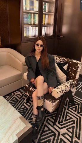 KÍNH MẮT NỮ L V SIGNATURE GỌNG KIM LOẠI MẢNH, CHỮ KÝ NỔI 3D CỰC ĐỘC